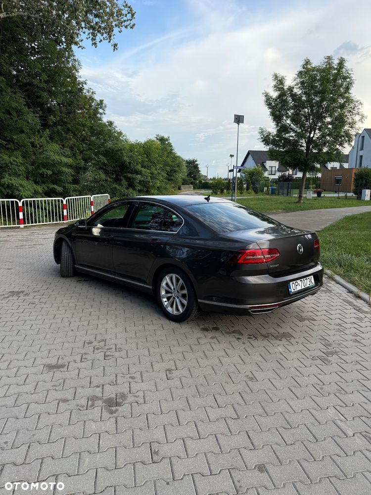 Volkswagen Passat - 6