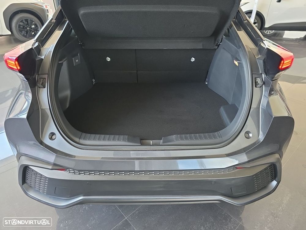 Toyota C-HR - 26