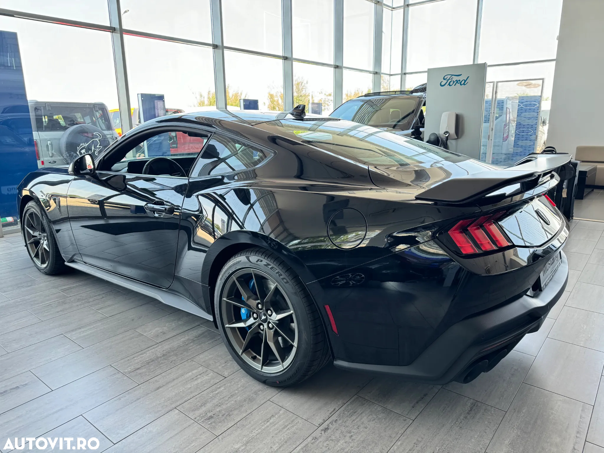 Ford Mustang - 8
