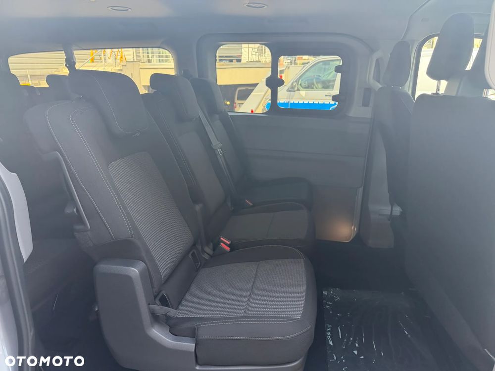 Volkswagen Transporter Kombi L2H1 M1 - 16