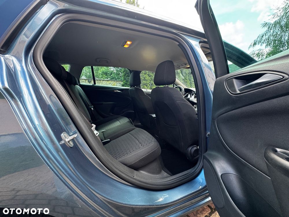 Opel Astra 1.6 CDTI Cosmo - 28