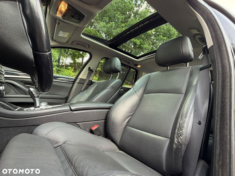 BMW Seria 5 525d xDrive Modern Line - 13