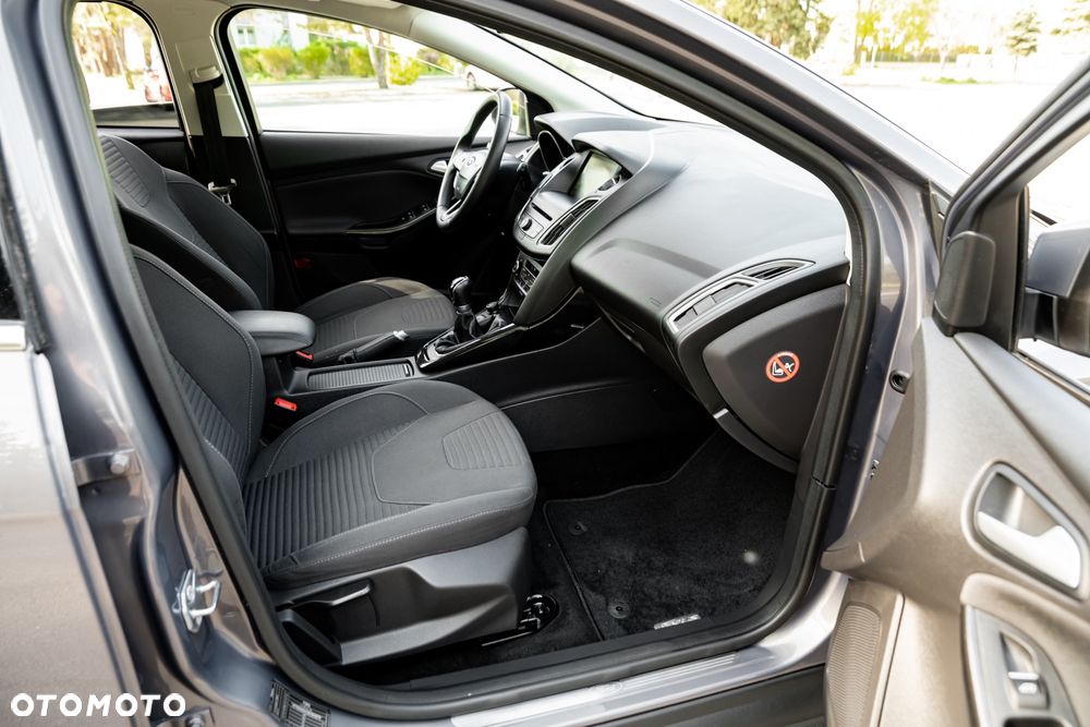Ford Focus 1.0 EcoBoost Trend - 24