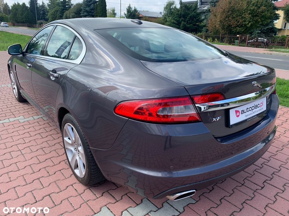 Jaguar XF 2.7 V6 Premium Luxury - 7
