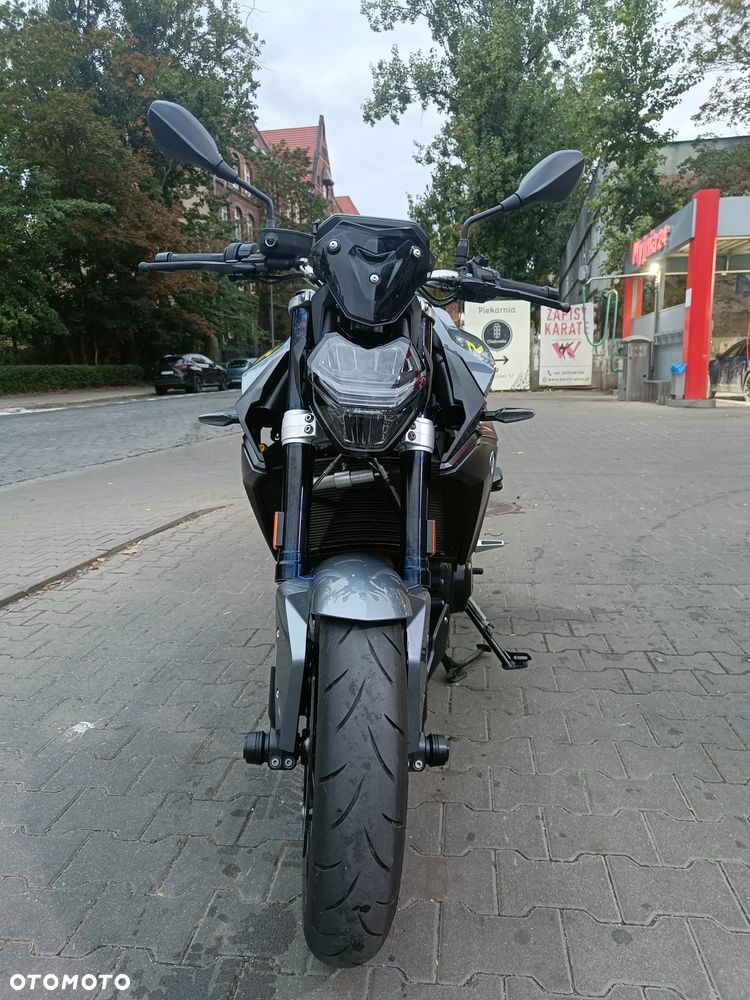BMW F - 3