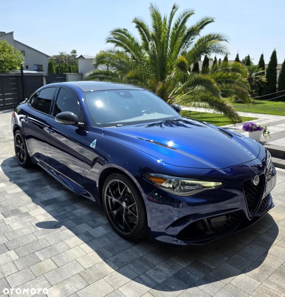Alfa Romeo Giulia 2.9 V6 Bi-Turbo AT8 Quadrifoglio - 1