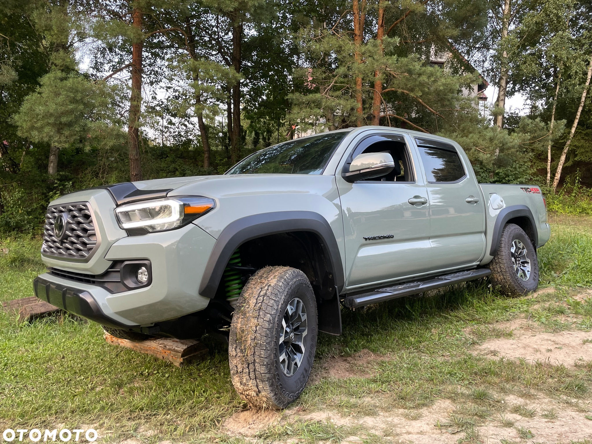 Toyota Tacoma - 6