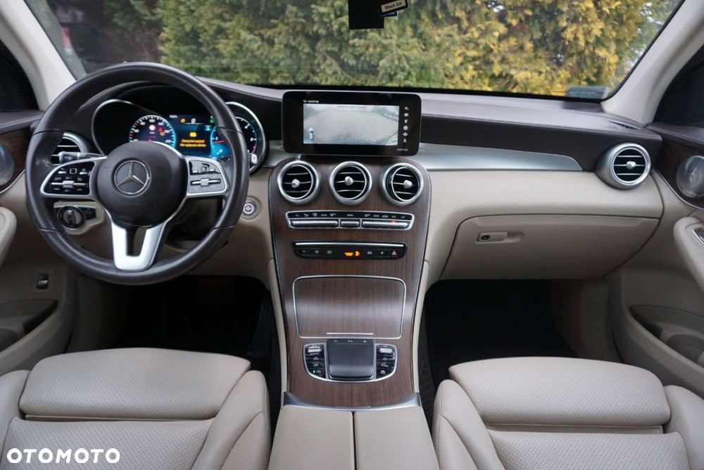 Mercedes-Benz GLC - 12