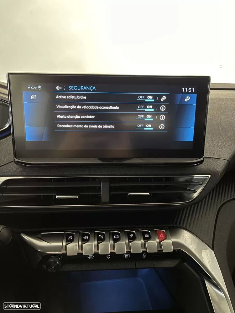 Peugeot 3008 1.5 BlueHDi Active Pack — fotografia 24