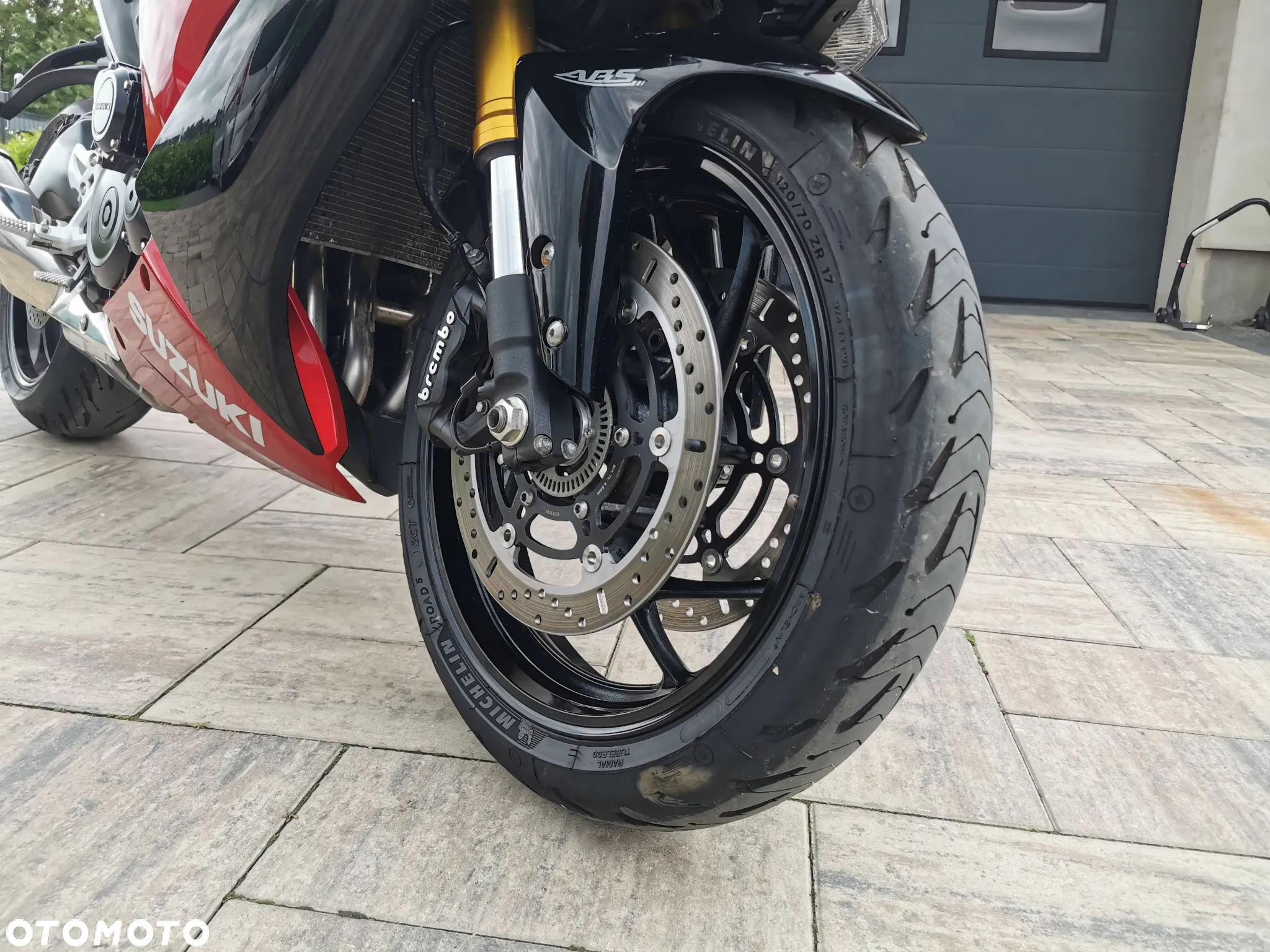 Suzuki GSX - 24