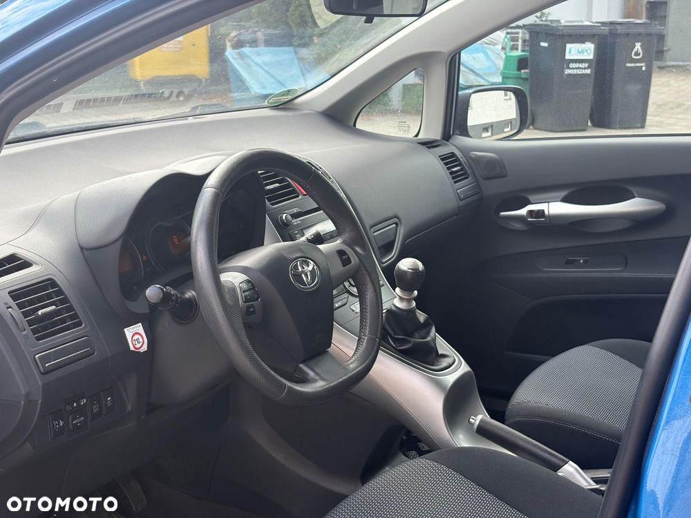 Toyota Auris 1.33 VVT-i - 10