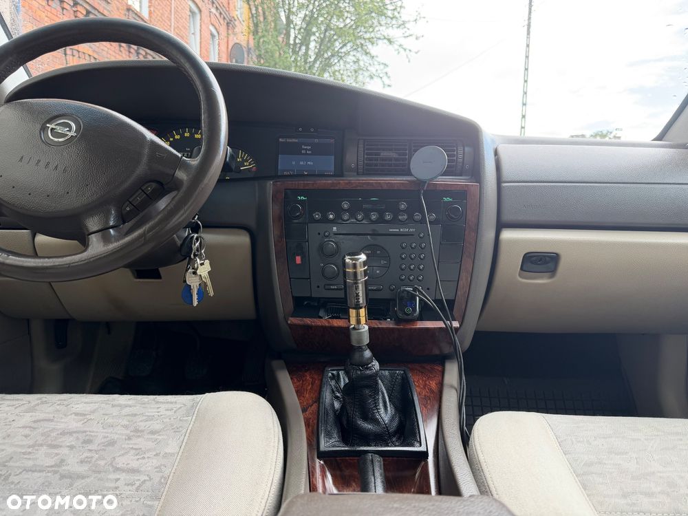 Opel Omega 2.2 Elegance - 11