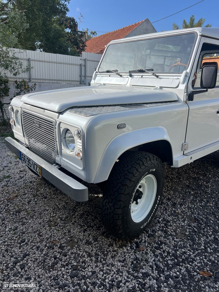 Land Rover Defender - 3
