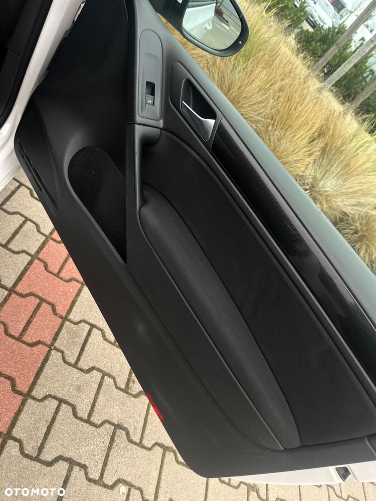 Volkswagen Golf 1.6 Comfortline - 16