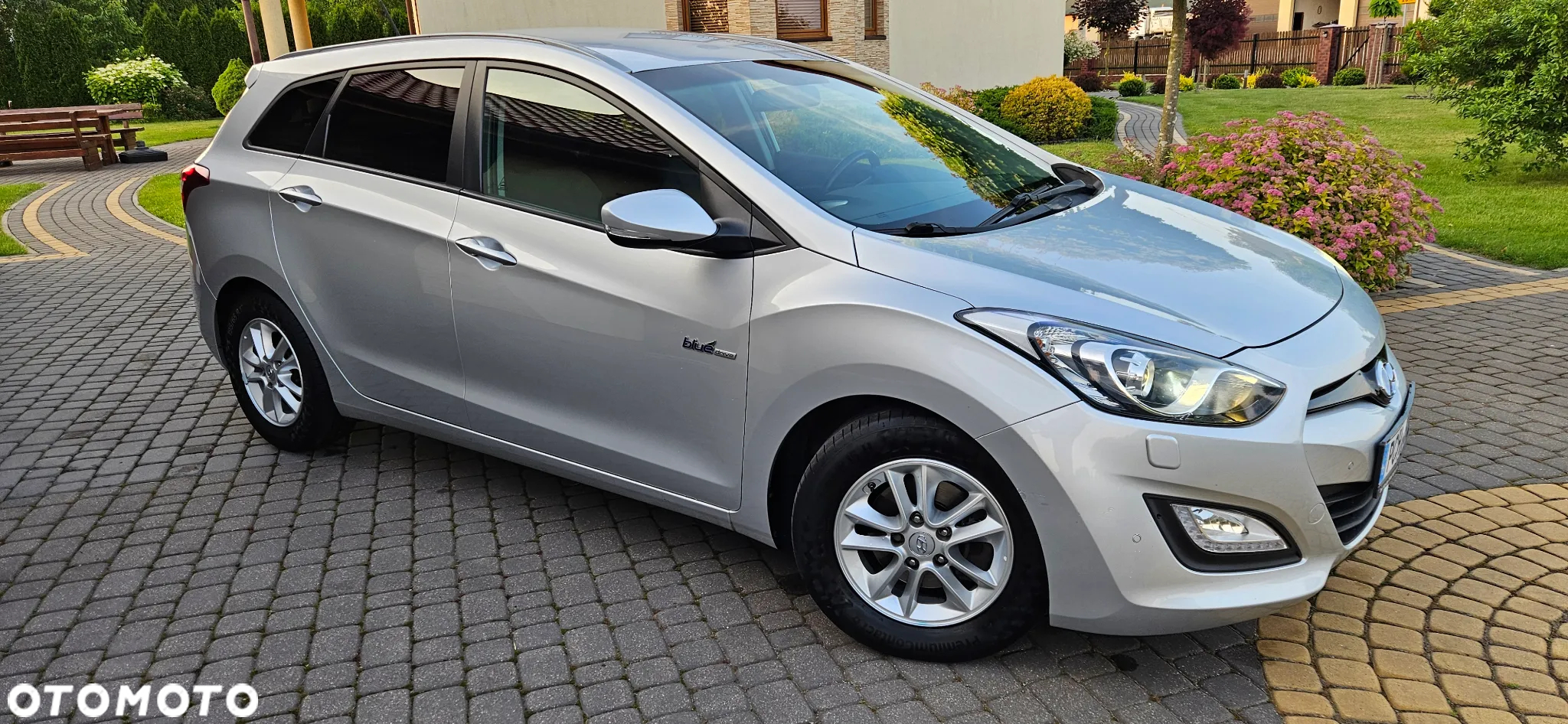 Hyundai i30 blue 1.6 CRDi Trend - 5