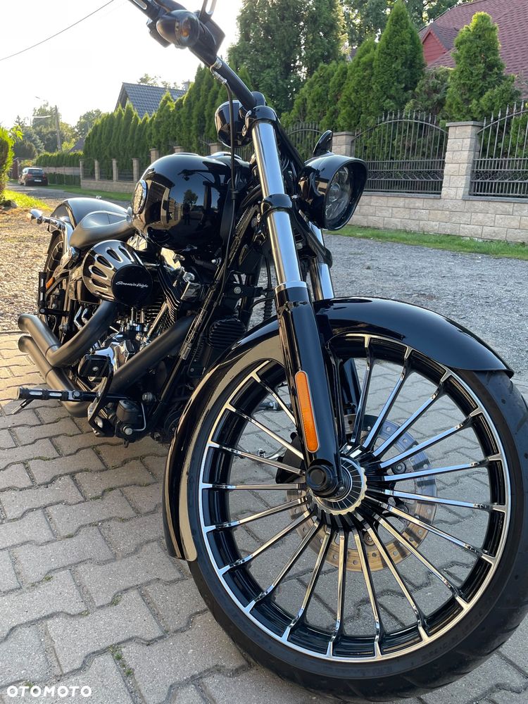 Harley-Davidson FXSB Breakout - 13