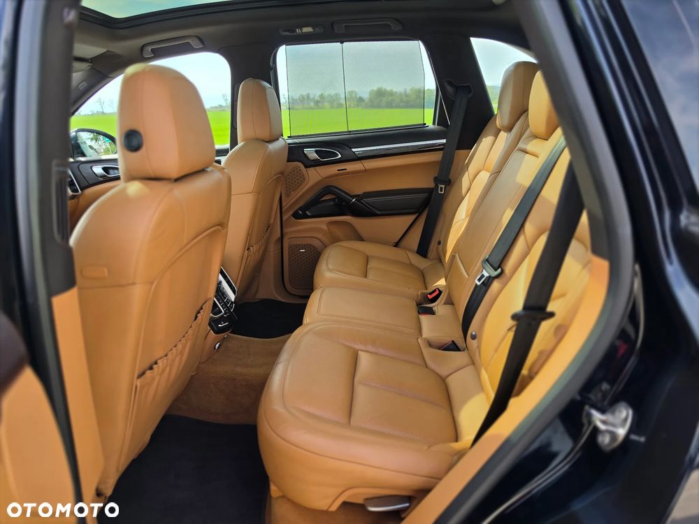 Porsche Cayenne S Platinum Edition - 22
