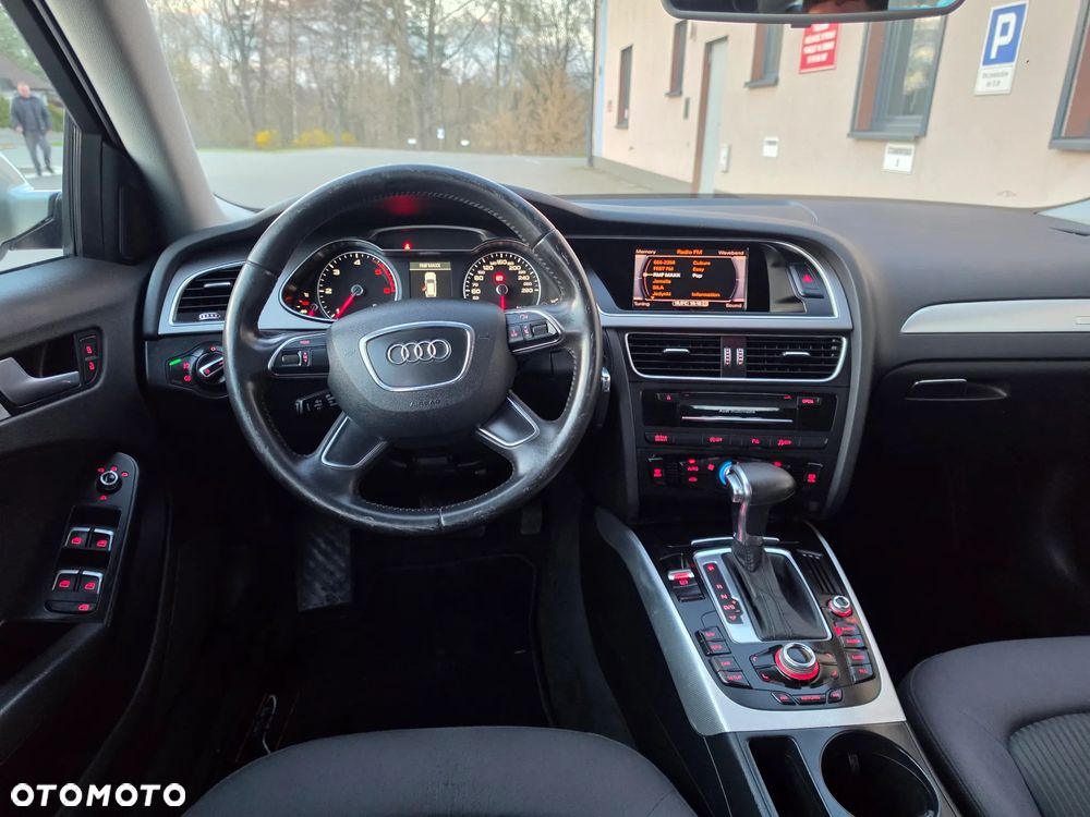 Audi A4 Avant 2.0 TDI Quattro S tronic - 11