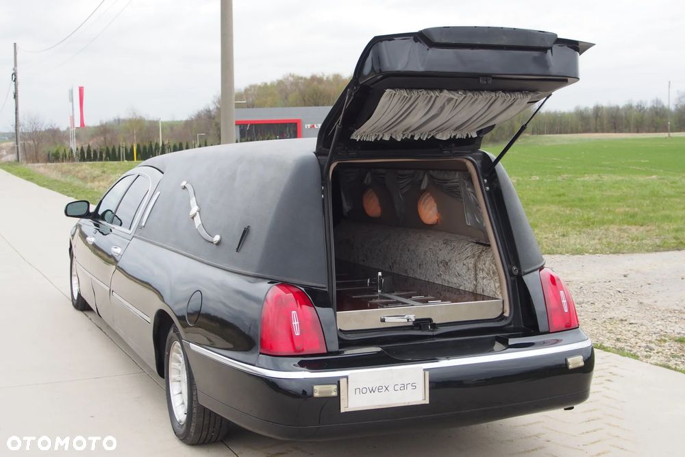 Lincoln Town Car - 23