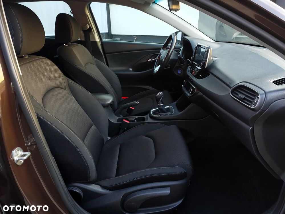 Hyundai i30 1.4 T-GDI Intro Edition - 12