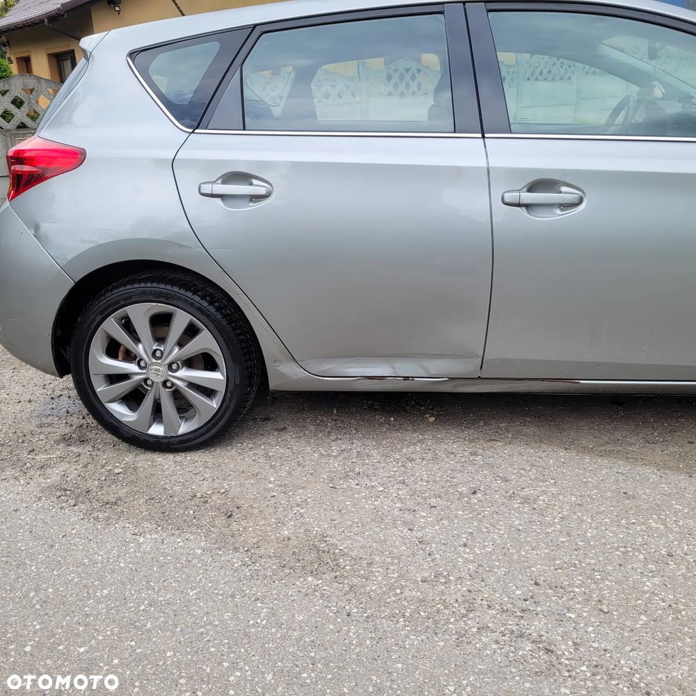 Toyota Auris 1.8 HSD Luna - 14