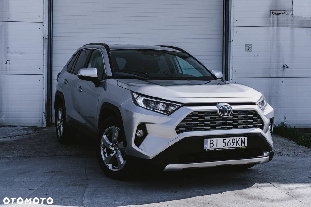 Toyota RAV4 - 1