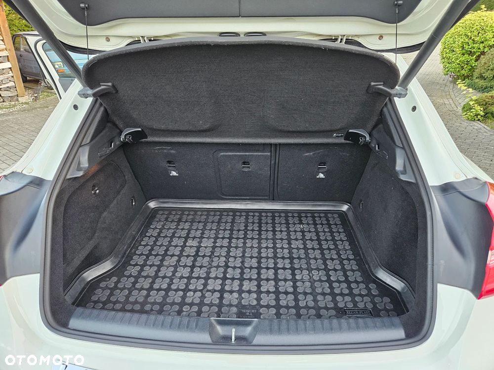 Mercedes-Benz GLA 250 4-Matic - 11