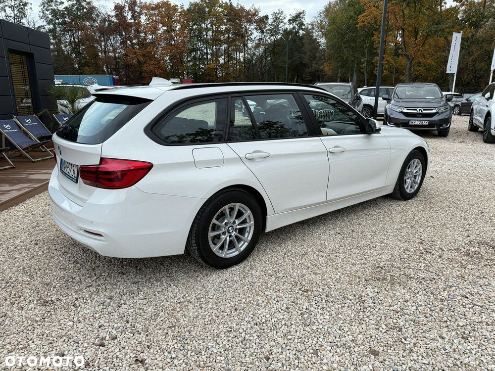 BMW Seria 3 318i GPF - 18