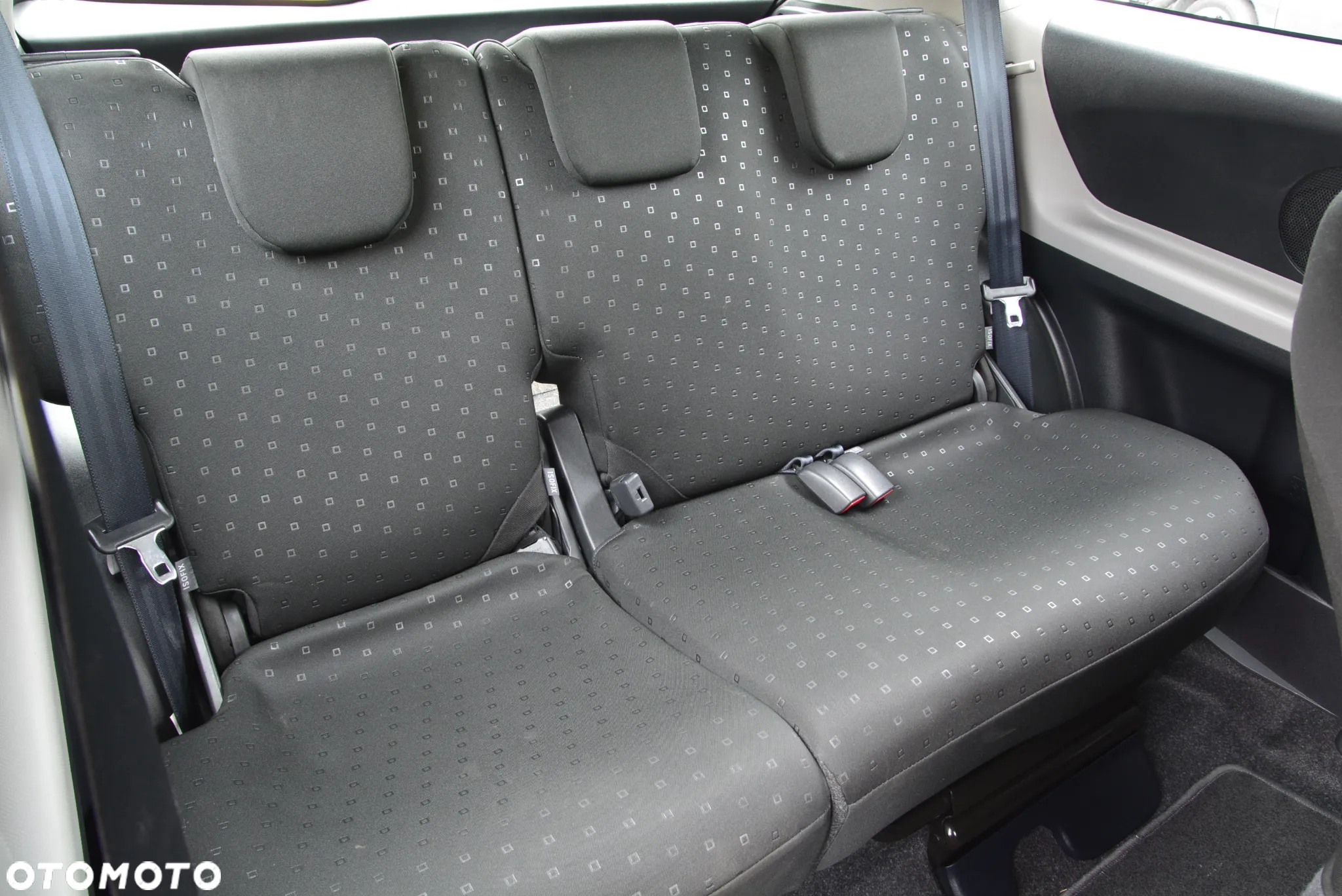 Toyota Yaris 1.3 Luna A/C - 32