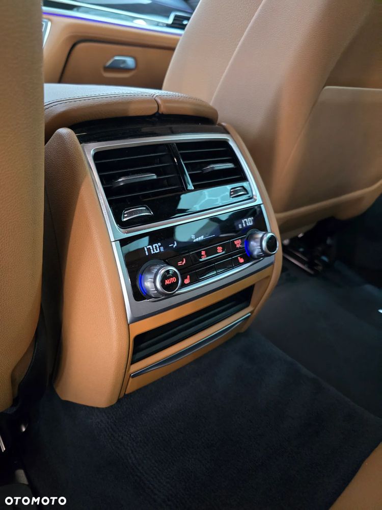 BMW Seria 7 730d xDrive - 26