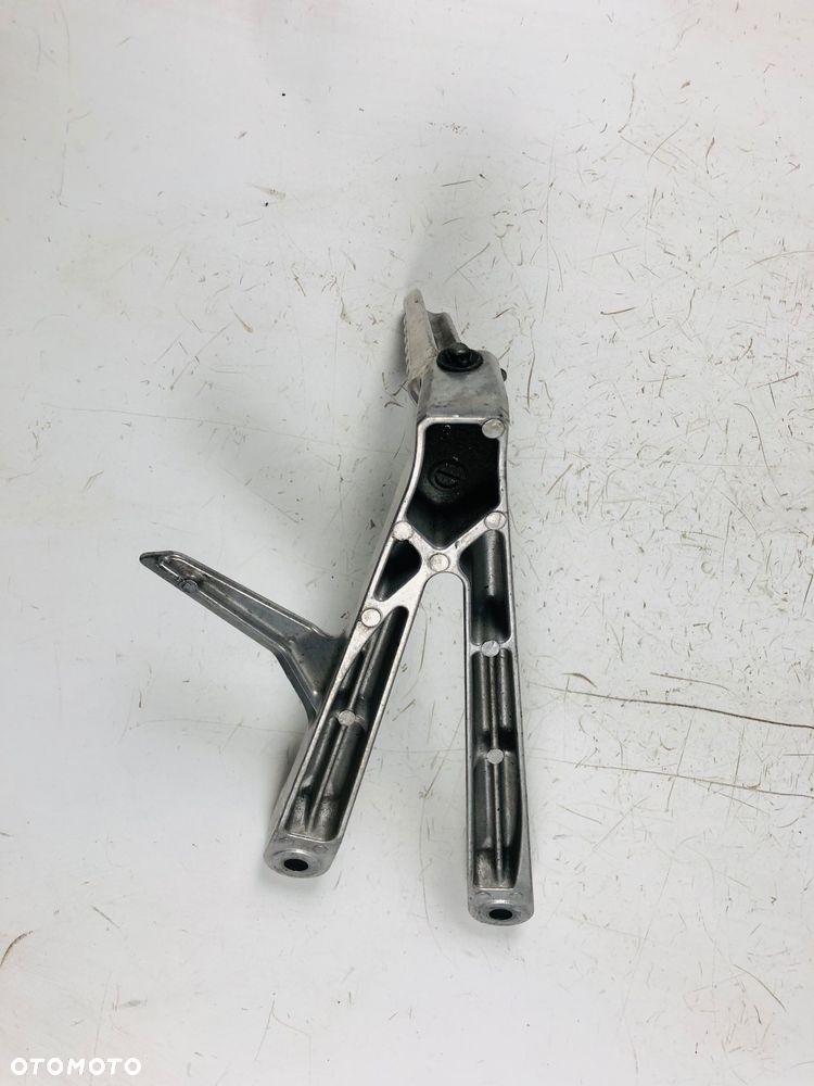 Honda CBR 600 RR PC37 05-06 prawy tył - 6