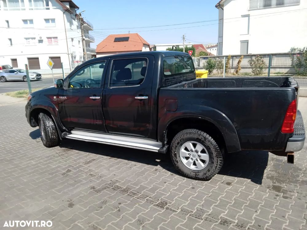 Toyota Hilux 4x4 Double Cab - 2