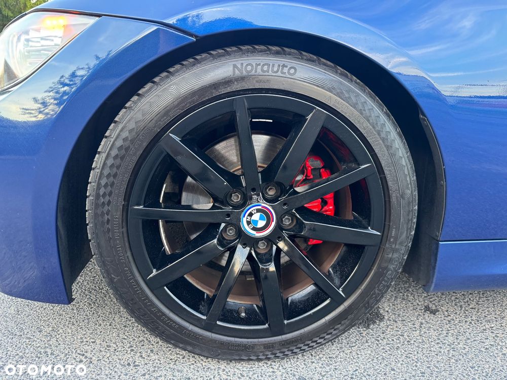 BMW Seria 3 320d DPF Edition Sport - 12