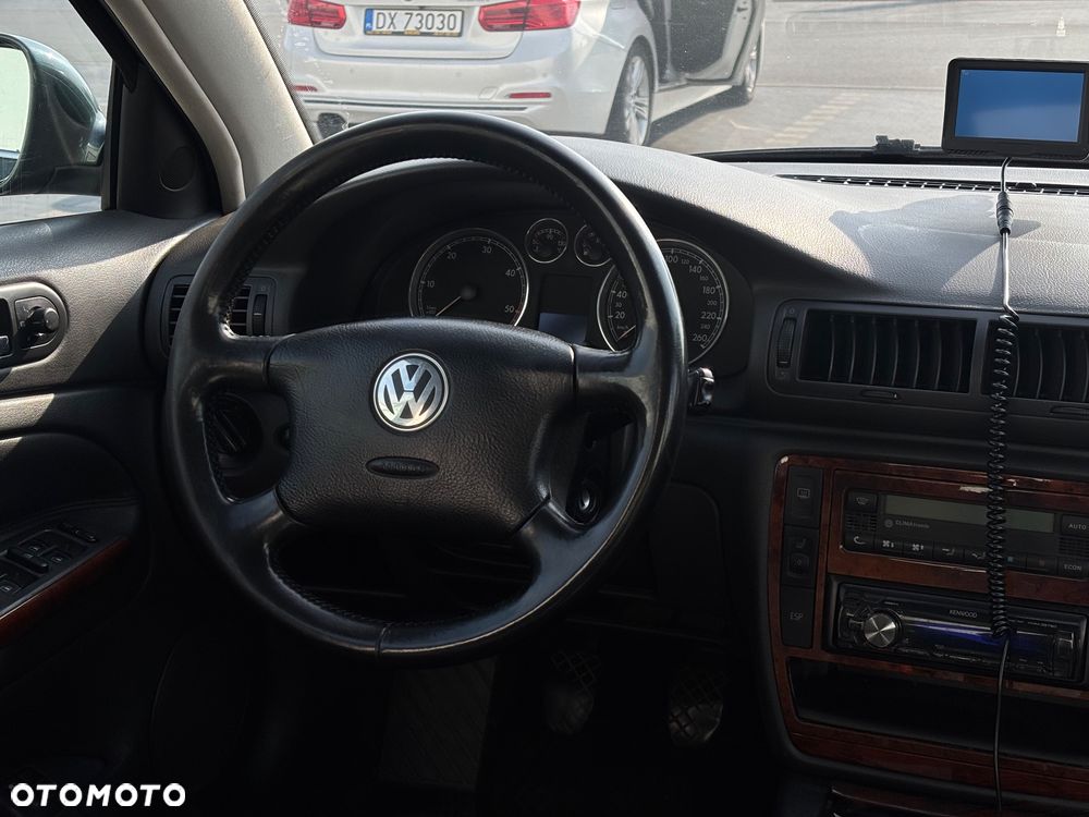 Volkswagen Passat - 14