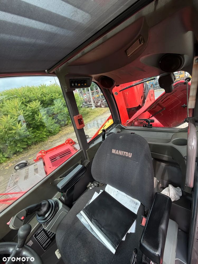 Manitou MRT2150+PRIVILEGE Ładowarka teleskopowa 4x4 ROTO 21metrów. 5 ton udźwig. Bez AdBLUE bez DPF. Maszyna jak Nowa z Norwegii 5300 mtg. 2015 rok. Obrót pełny. Zero luzów wycieków. Zadbana maszyna z Fermy Norweskiej. Silnik 160 Km. AUTEC zdalne sterowanie. Ani deka luzów czy wycieków. Opony jak Nowe. Pełny Oryginał. Niski przebieg. Stabilizatory. Zamki na tłokach. OKAZJA. Jest to model przystosowany do pracy z koszem. - 15