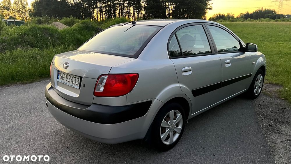 Kia Rio 1.4 Family + - 7