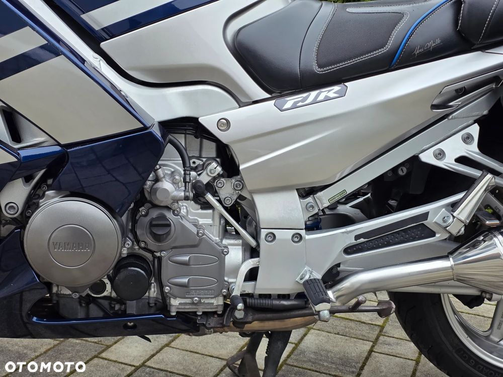 Yamaha FJR - 27