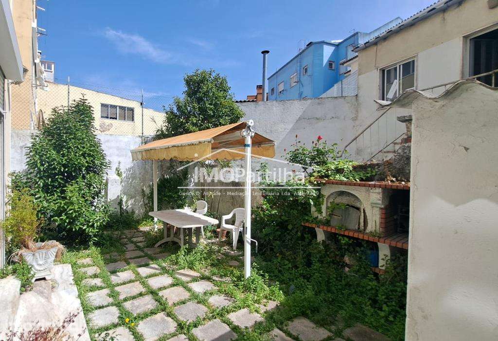 Apartamento T3 C/ Terraço na Venda Nova - Amadora - Grande imagem: 2/13