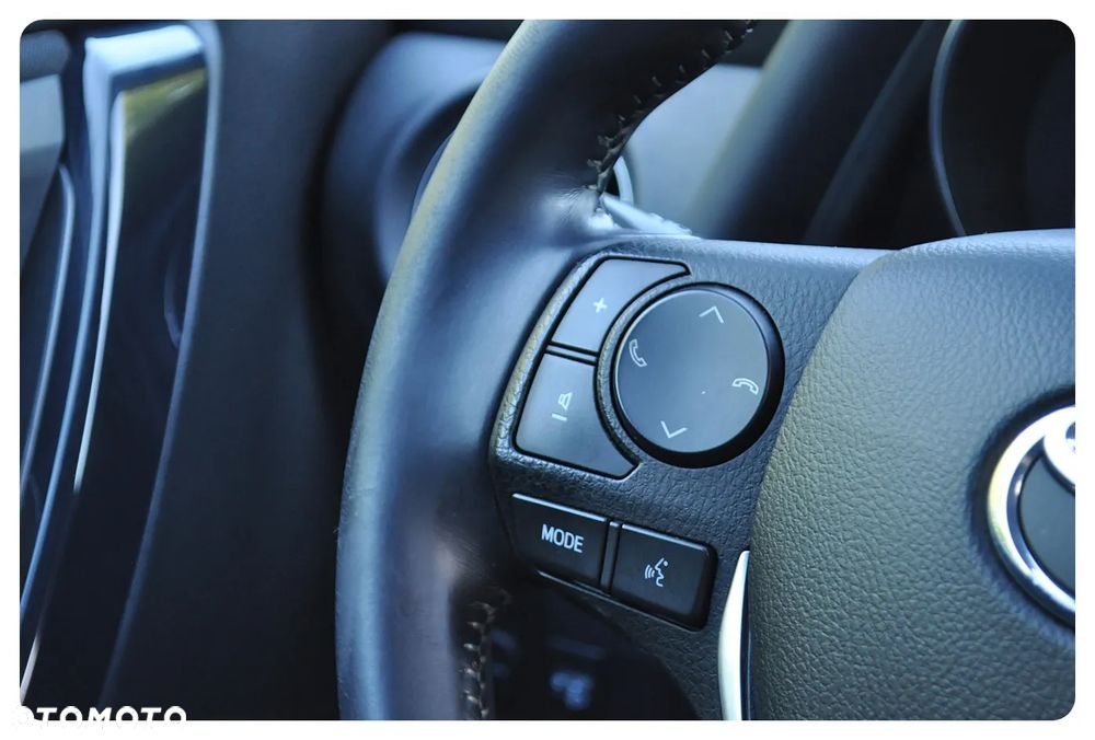 Toyota Auris 1.8 HSD Prestige NAVI - 35