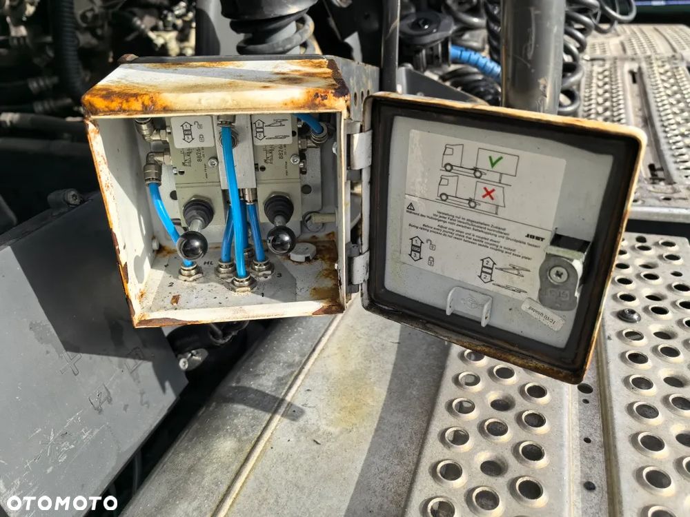 Mercedes-Benz Actros L 1848 LSnRL // Regulowane Siodło // NOWE OPONY // GigaSpace // 2 zbiorniki // Bi-Xenon // - 13