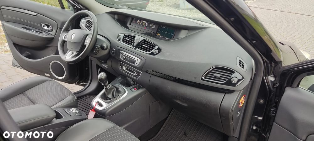 Renault Scenic 1.6 dCi Energy Privilege - 11