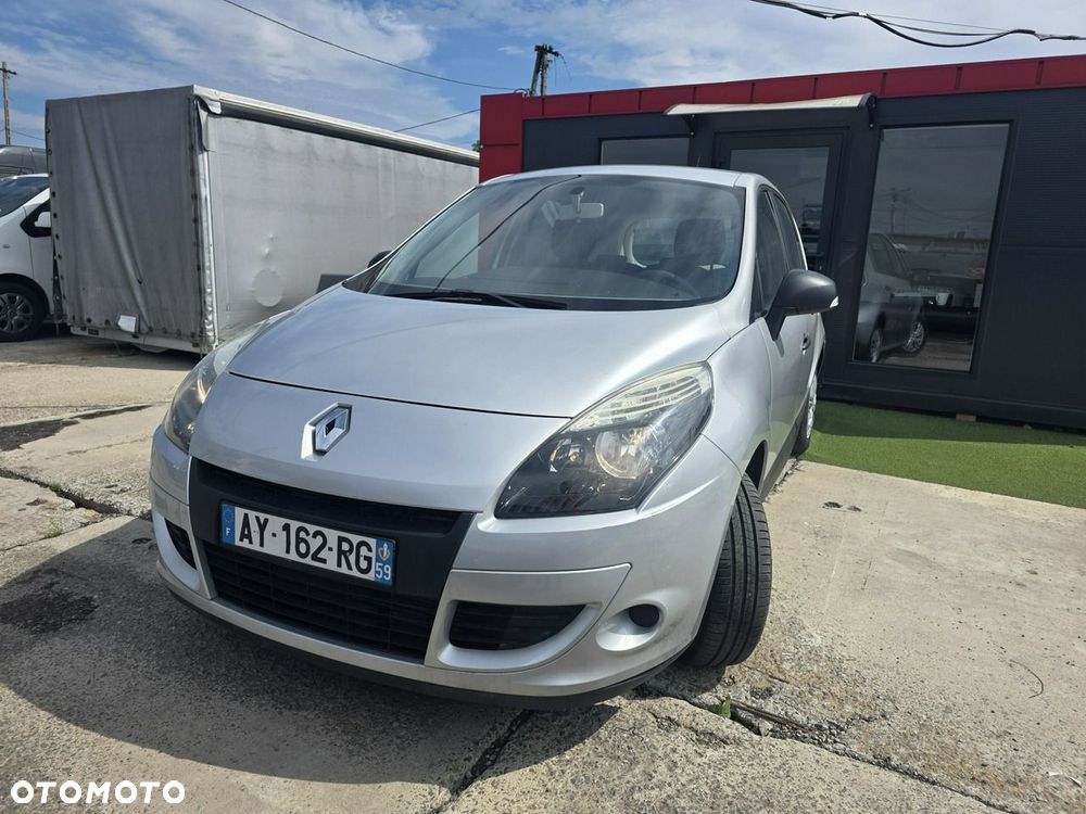 Renault Scenic - 1