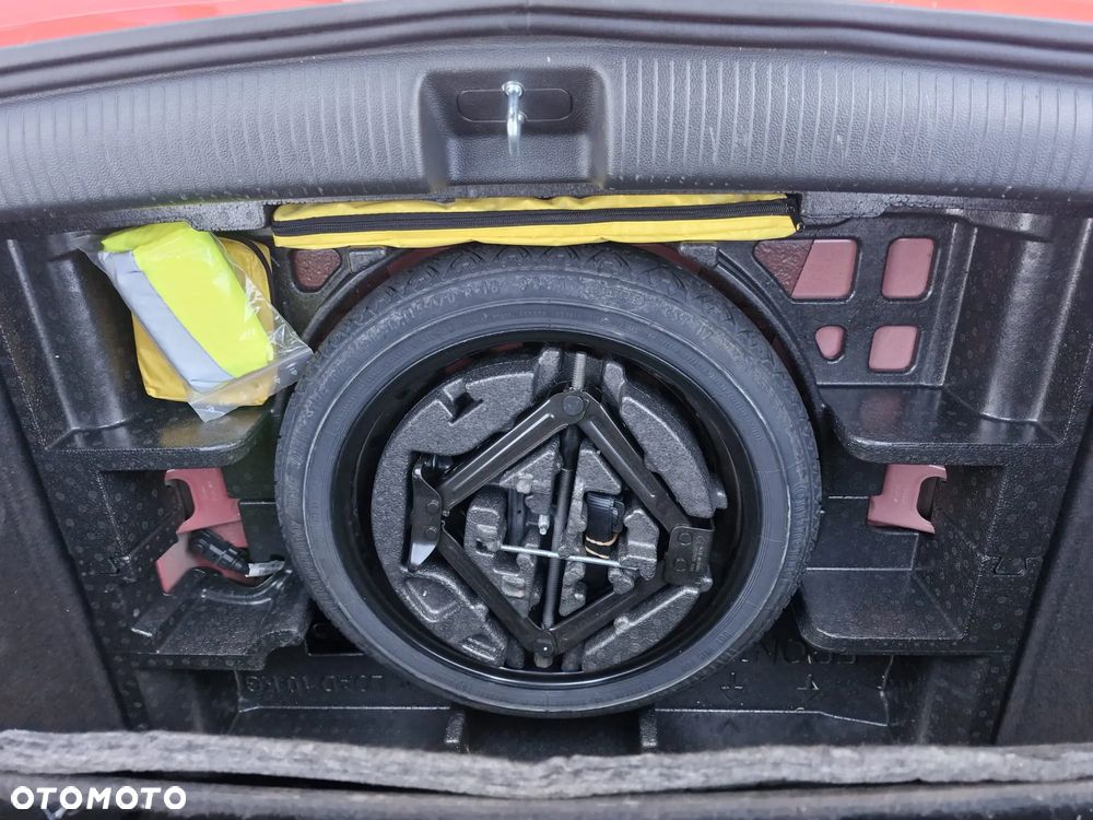 Opel Astra 1.4 T Dynamic S&S - 17