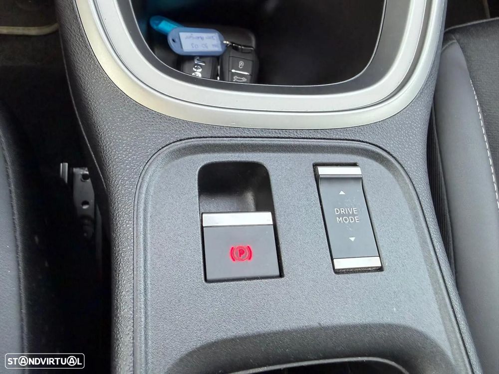 Jeep Avenger 1.2 e-Hybrid Altitude DCT - 35