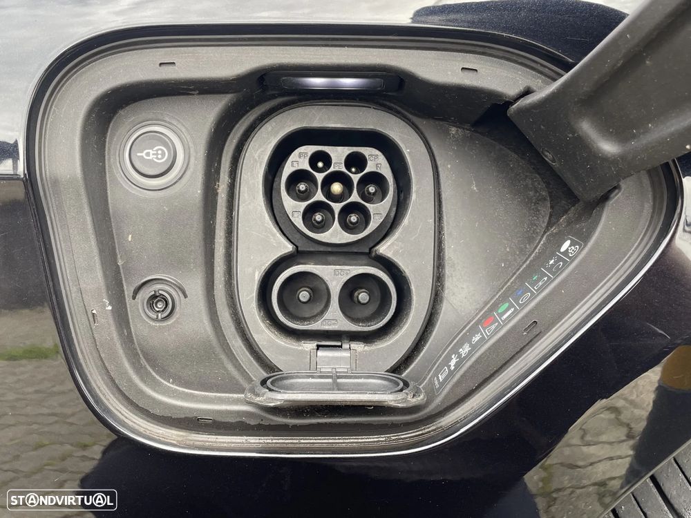 Porsche Taycan Standard - 17