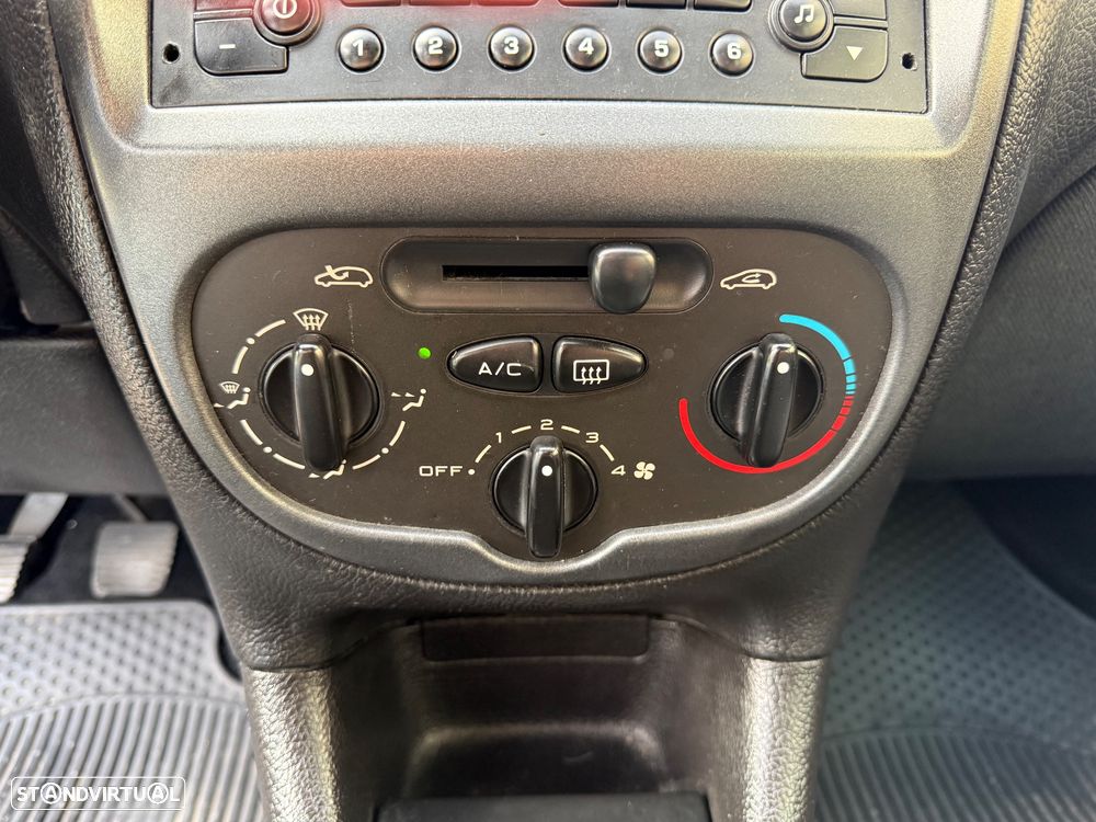 Peugeot 206 1.1 XR - 19