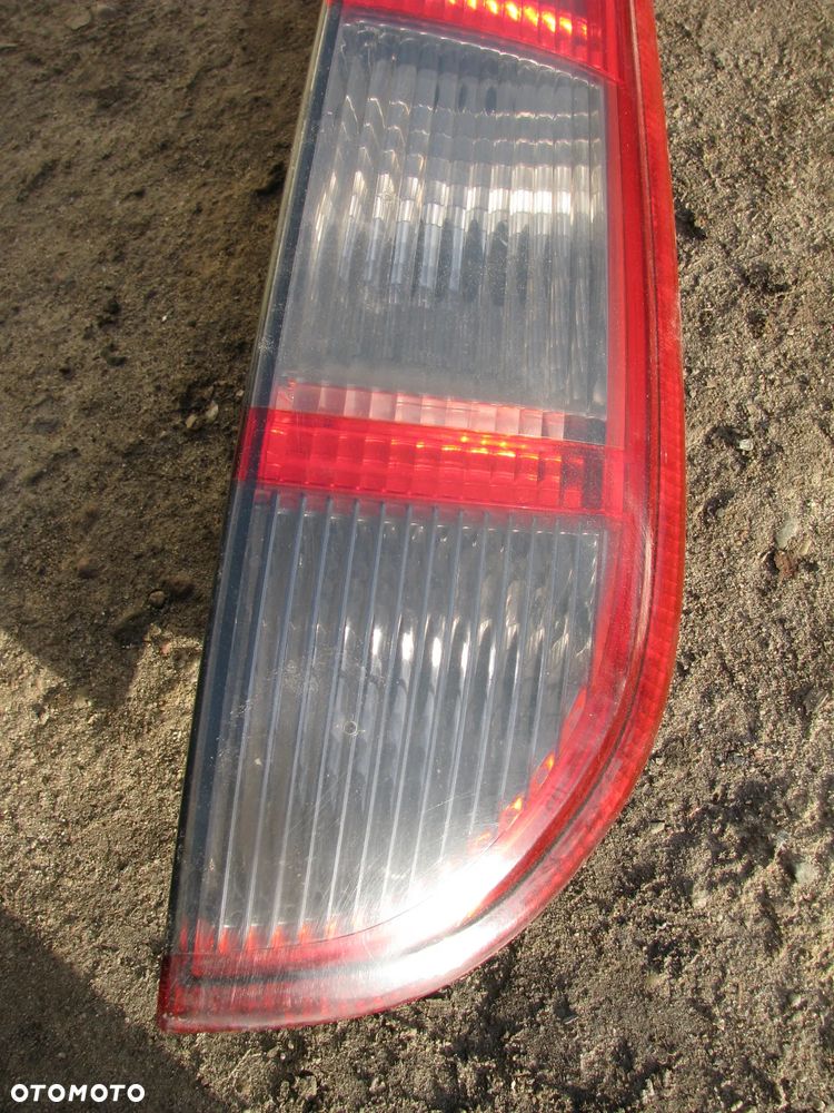 LAMPY PRAWY TYŁ FORD FOCUS MK2 KOMBI - 2