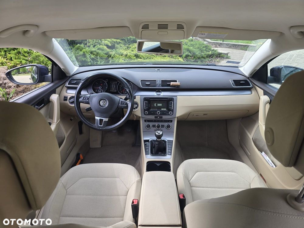 Volkswagen Passat 1.6 TDI BlueMotion Technology Comfortline - 15