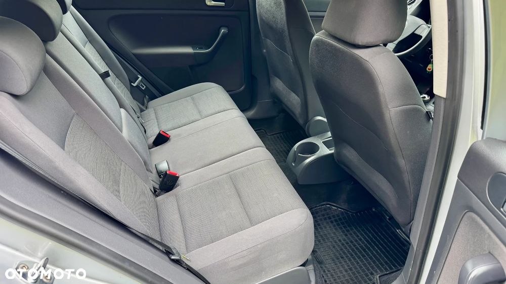 Volkswagen Golf Plus - 12