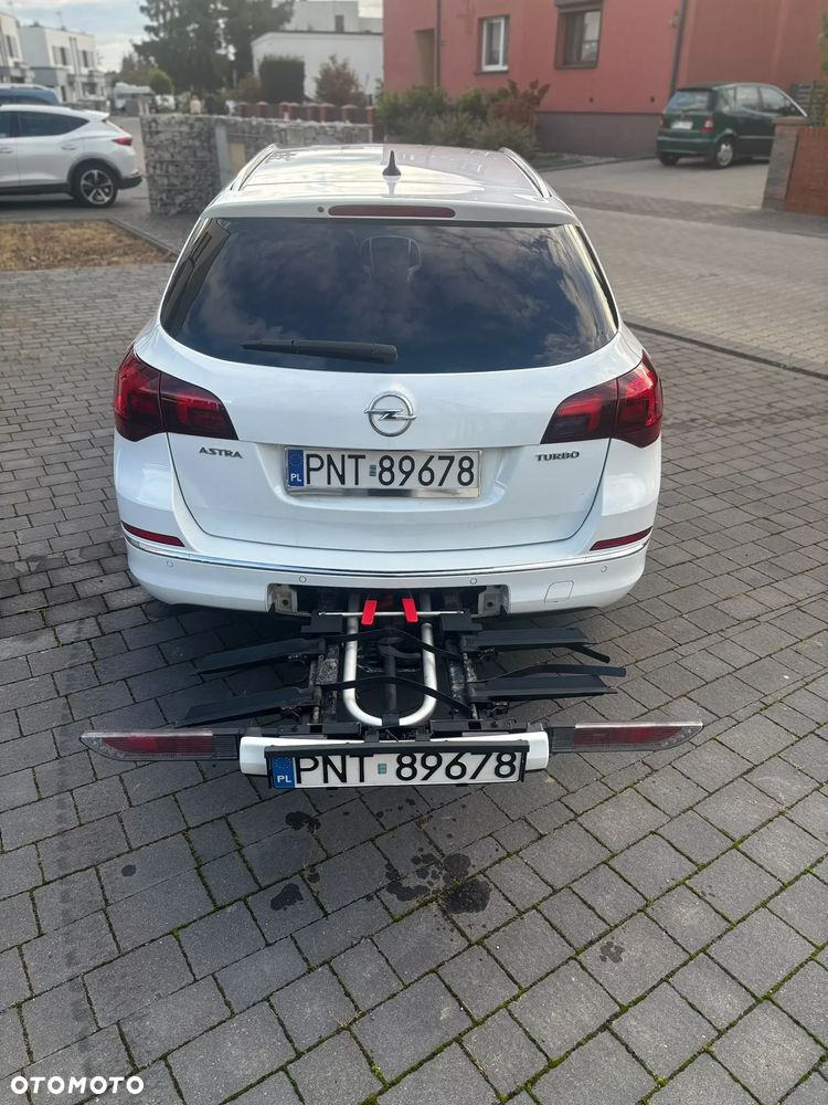 Opel Astra 1.6 Turbo - 14
